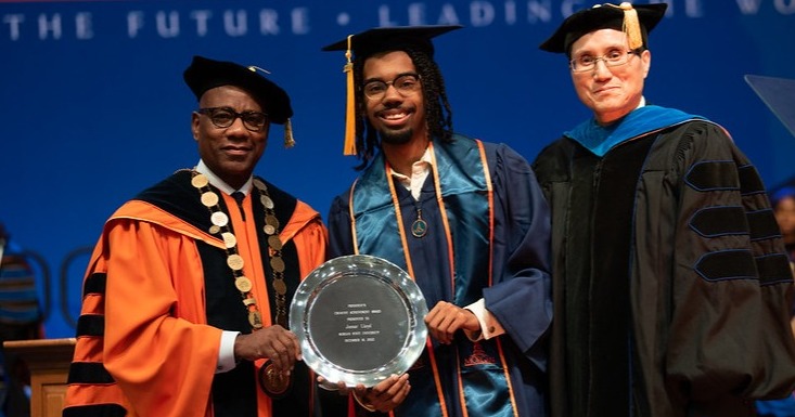 MorganStateU's tweet photo. Recognized for their exceptional contributions to the campus community and creativity, we present the Fall Class of 2022 Presidential Award honorees! #MorganGrad2k22
Learn all about their achievements! π https://t.co/K0YrbVluCh https://t.co/H3URfiBLj1
