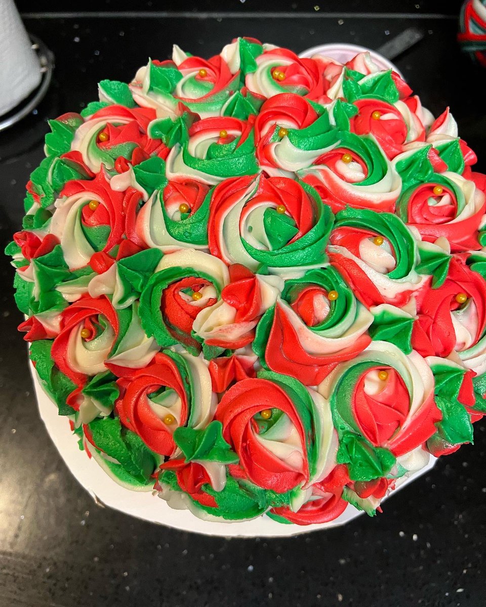 cakes_creation's tweet photo. Christmas Red Velvet https://t.co/1FqBU7Kzip