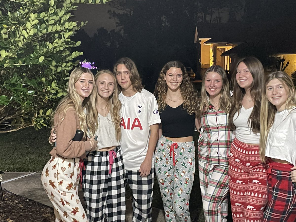 Thanks you to my surprise FPC Carolers! 🌟🌲❄️

{not pictured: Cooper, who was too cool for all the HS kids}