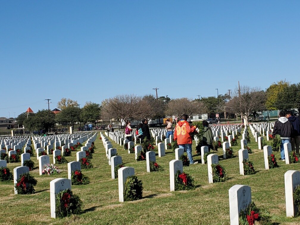 JJAFjROTC's tweet photo. Tis the season to serve and honor those who served and sacrificed. TX-782 at Ft Sam Houston cemetery participating in Wreaths Across America 2022. #Letsgostangs! https://t.co/16i7FRFZas