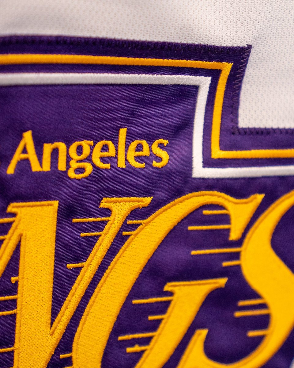 BR_OpenIce's tweet photo. The LA Kings are rocking warmup sweaters designed by @undefeatedinc for Saturday’s game 🔥🔥 @brkicks 

(via @lakings) https://t.co/D9ZvMBfx4a