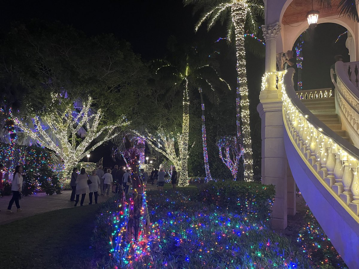 muddylife772's tweet photo. #mustsee #Christmas https://t.co/ht5TyaNKuh