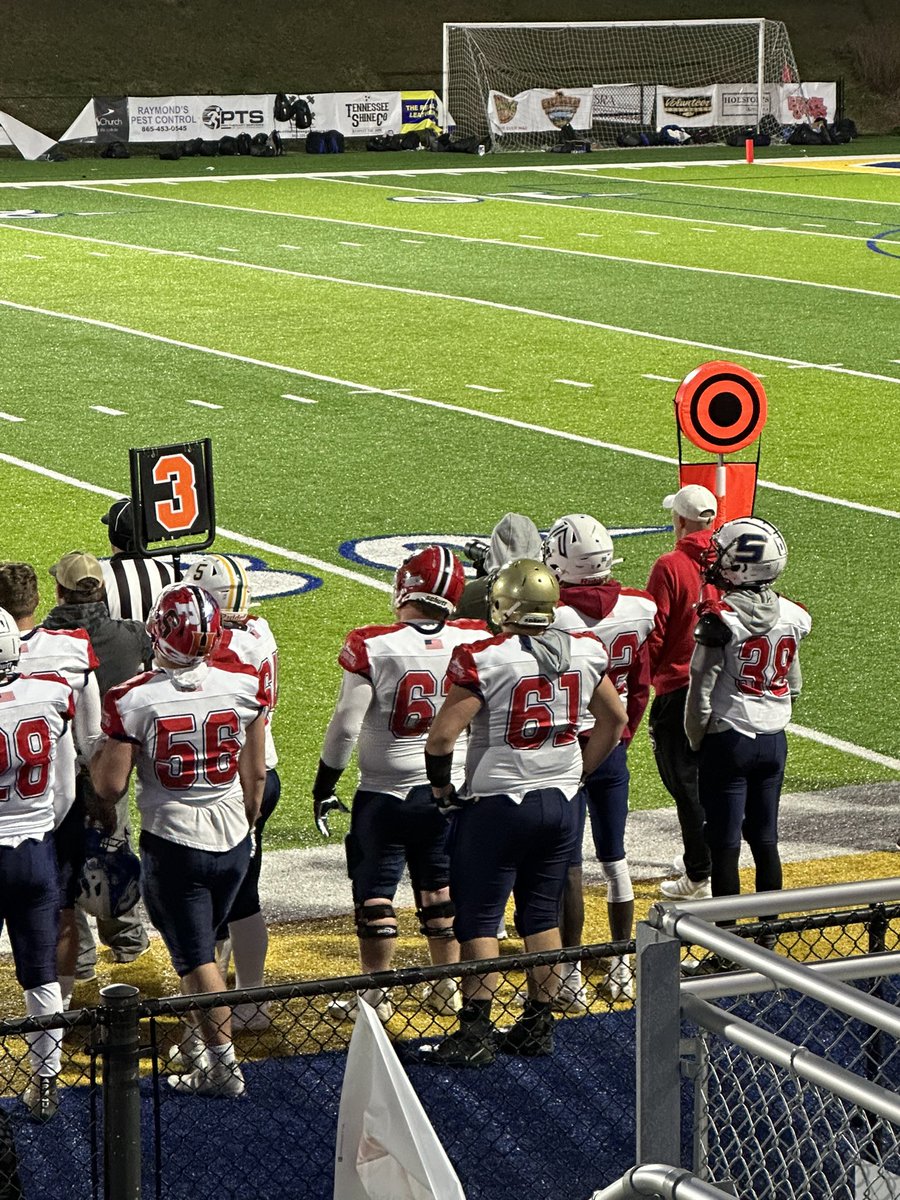 haydenjoiner61's tweet photo. Had a great time at the @GatlinburgBowl this weekend!
@caydendcook @TrestinGarrett @KoltonPrice1 @BradyPrice121 @jake_white42 @JaquincyScott1 @QueTyus12 @LoweryBram https://t.co/GFXbeMKXFn
