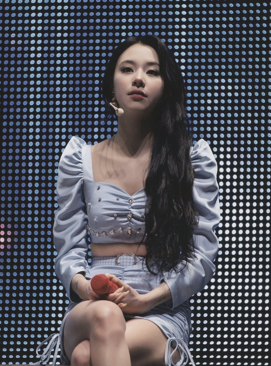 magicseulgi's tweet image. she&apos;s so lovely #CHAEYOUNG