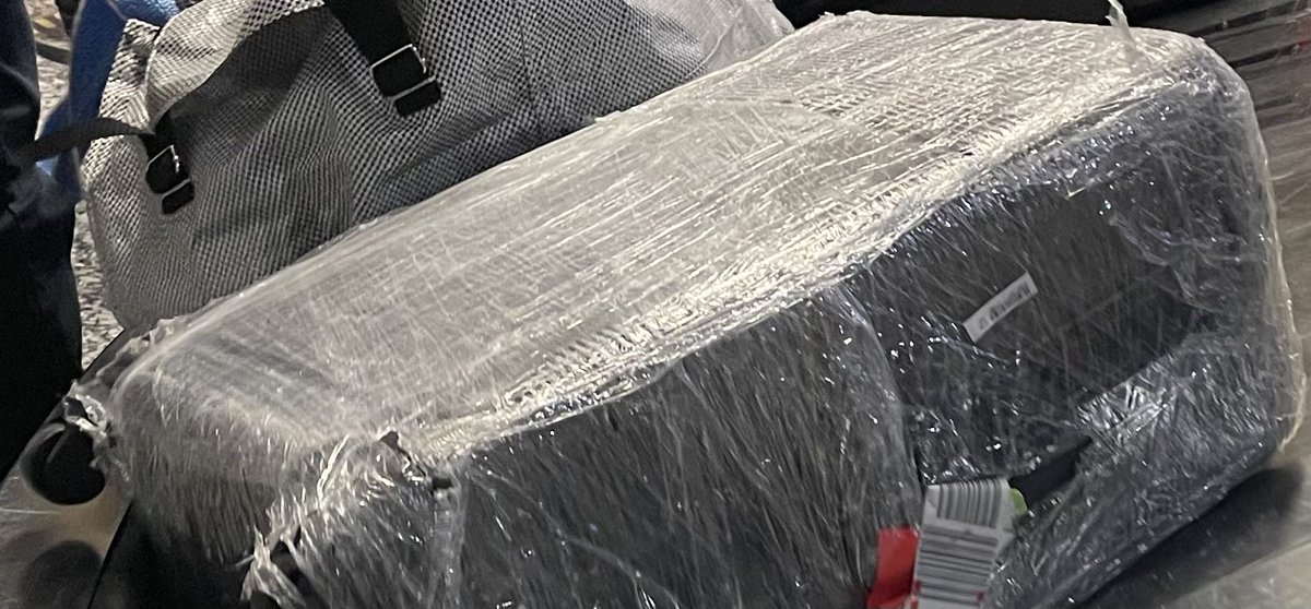 ⁦#travelers let’s consider reusable suitcase covers or none at all. #saveourplanet #plasticwaste #reduceyourfootprint