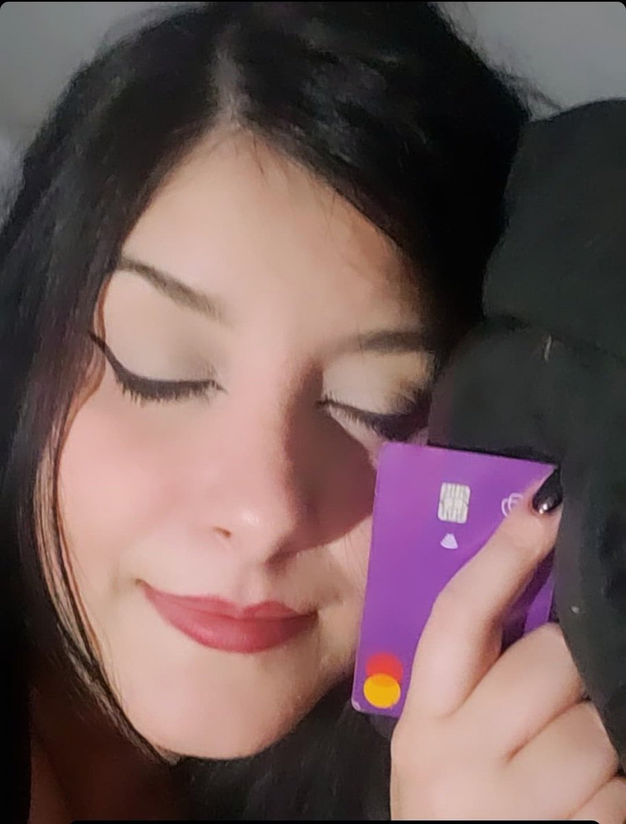 BaiLua's tweet photo. Indo dormir assim com medo do RBD anunciar a tour, eu acordar e já ter esgotado os ingressos 🤡
#rbd #RBDTour2023 #rebelde #dulcemaria #ANAHI #maiteperroni https://t.co/NDL7FGV0mi