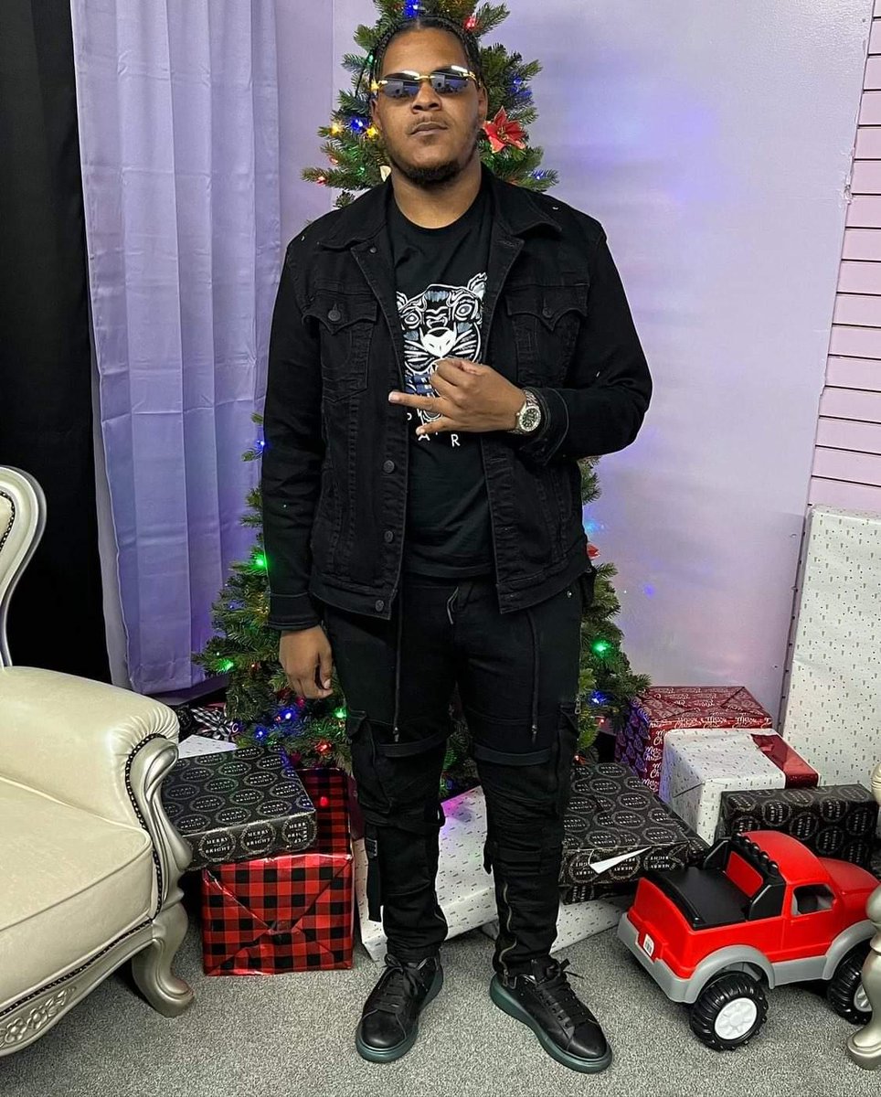 Yall_H8Ant's tweet photo. Can't be another sucka Ina city full of lollipops 🚫🍭 #FreeDaGang⛓️ #LLMN💔🕊️ https://t.co/e6KmuVKA3A