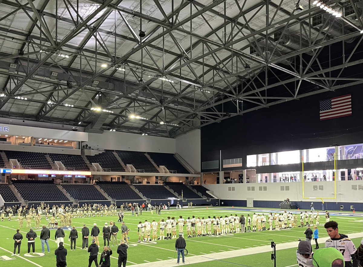 kukan_stephen's tweet photo. Had an awesome time in Dallas this weekend being able to watch my cousin @gemma_matt compete in the 2022 US Army Bowl! Congrats Matt and go Army! https://t.co/SWjLVqAued