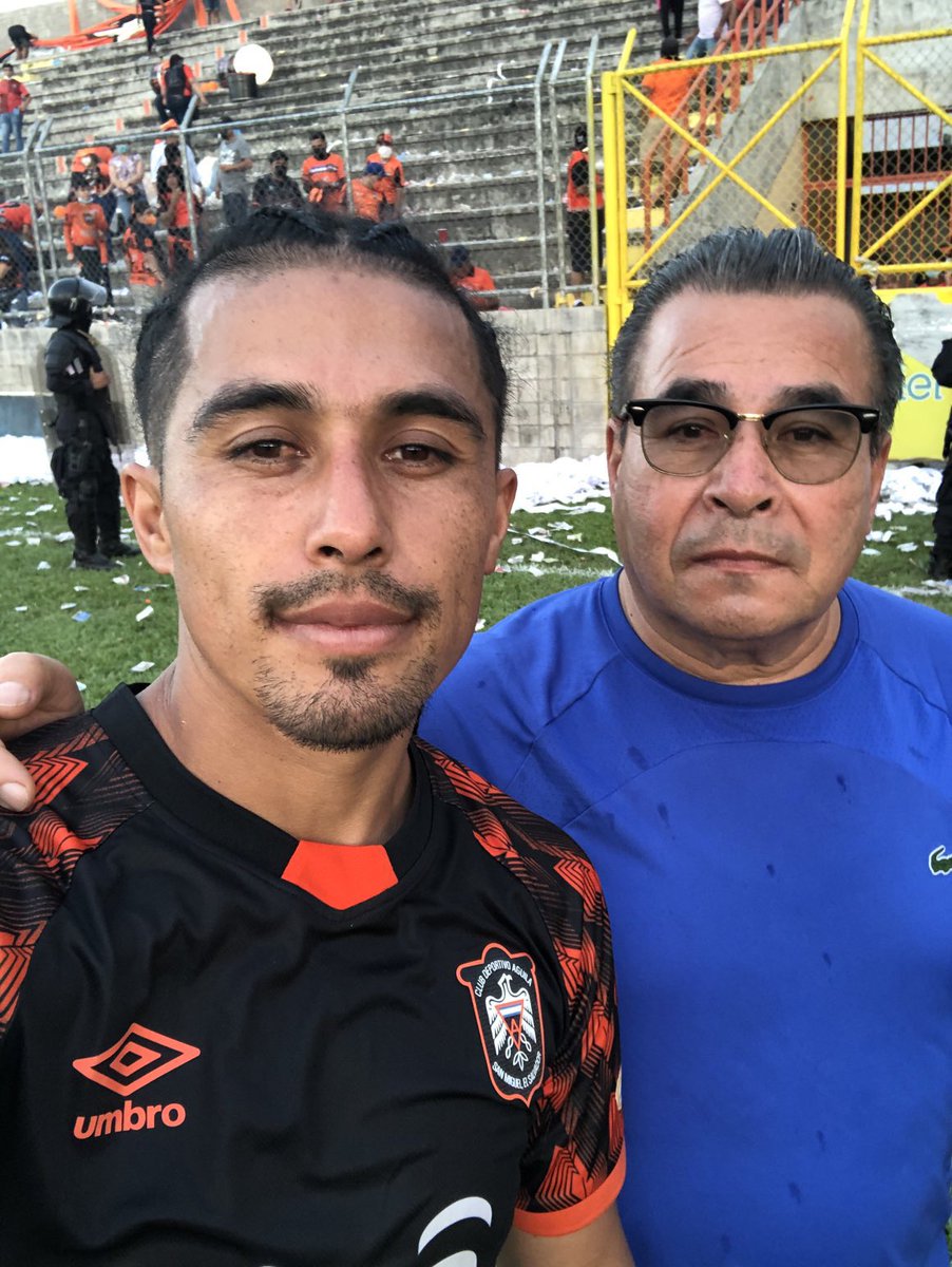 Pa,te voy a extrañar gracias por todo lo que hicisteis por mi lo mejor fue que me enseñaste de la palabra de Dios y como la humildad te llevará al éxito gracias por siempre estar ahí cuando más te necesite. Ahora descansas en el paraíso 😭😭😭😭