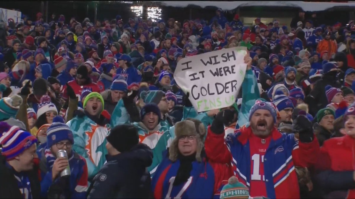 CBSSports's tweet image. Dolphins fans aren't afraid of the cold ❄️