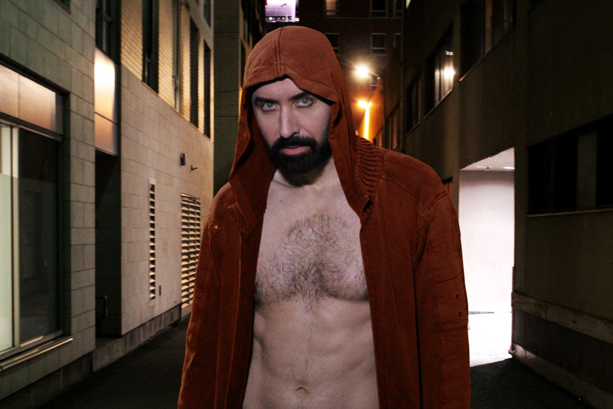 breck_stewart's tweet photo. The remembrance of daylight reminds me I am so happy to live at night. Le souvenir de la lumière du jour me rappelle que je suis si heureux de vivre la nuit. #MoonDazeTV #Nightlife #NoSun #NoDaylight #RealityTV #FollowBack #Retweet https://t.co/mRMOtQdsJc
