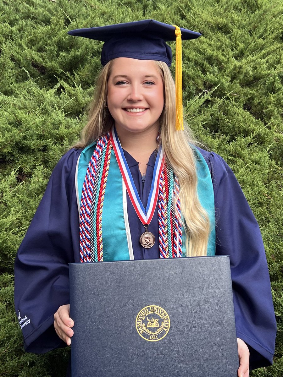 I’m so proud of Mattie Grace! Today, she graduated summa cum laude from Samford University. 🥰
