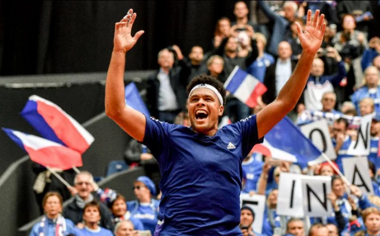 AlemTenis's tweet photo. Amanhã vocês são #TeamDelpo ou #TeamTsonga? https://t.co/MW44Dui9t9