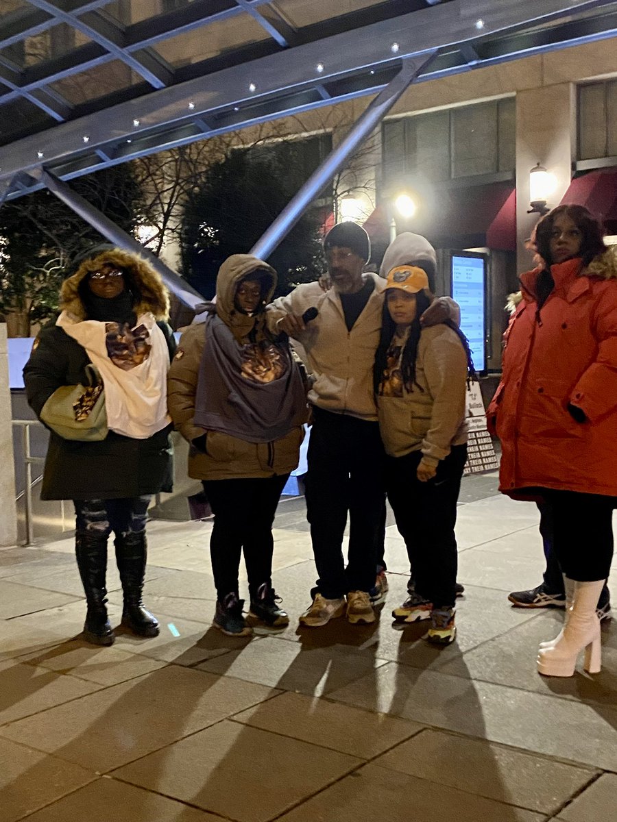 HarrietsDreams's tweet photo. .@MetroTransitPD @DCPoliceDept @SafeDC @MayorBowser @councilofdc release all the videos of the unjust killing of Troy Bullock. The FBI Agent is home for the holidays,the family want him arrested. #StopKillerCops #StopPoliceGunViolence #justice4TJ #BlacklivesMatter #WeKeepUsSafe https://t.co/jPEJ2ZYIwn