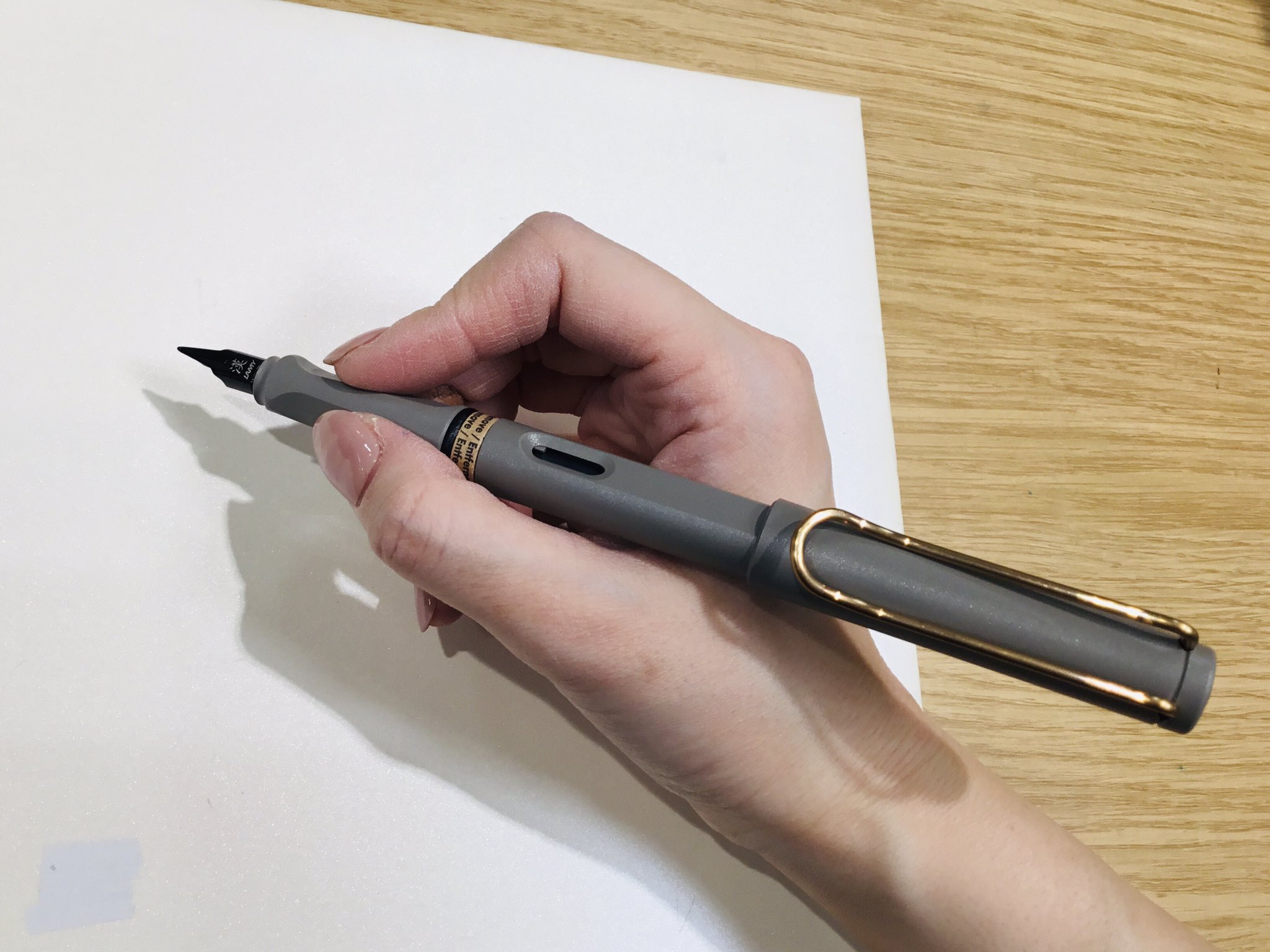 LAMY x 伊東屋  万年筆 漢字ニブ　未使用 インクカートリッジ2本付属 LAMY x 伊東屋 万年筆 漢字ニブ 未使用 インクカートリッジ2本付属 LAMYの