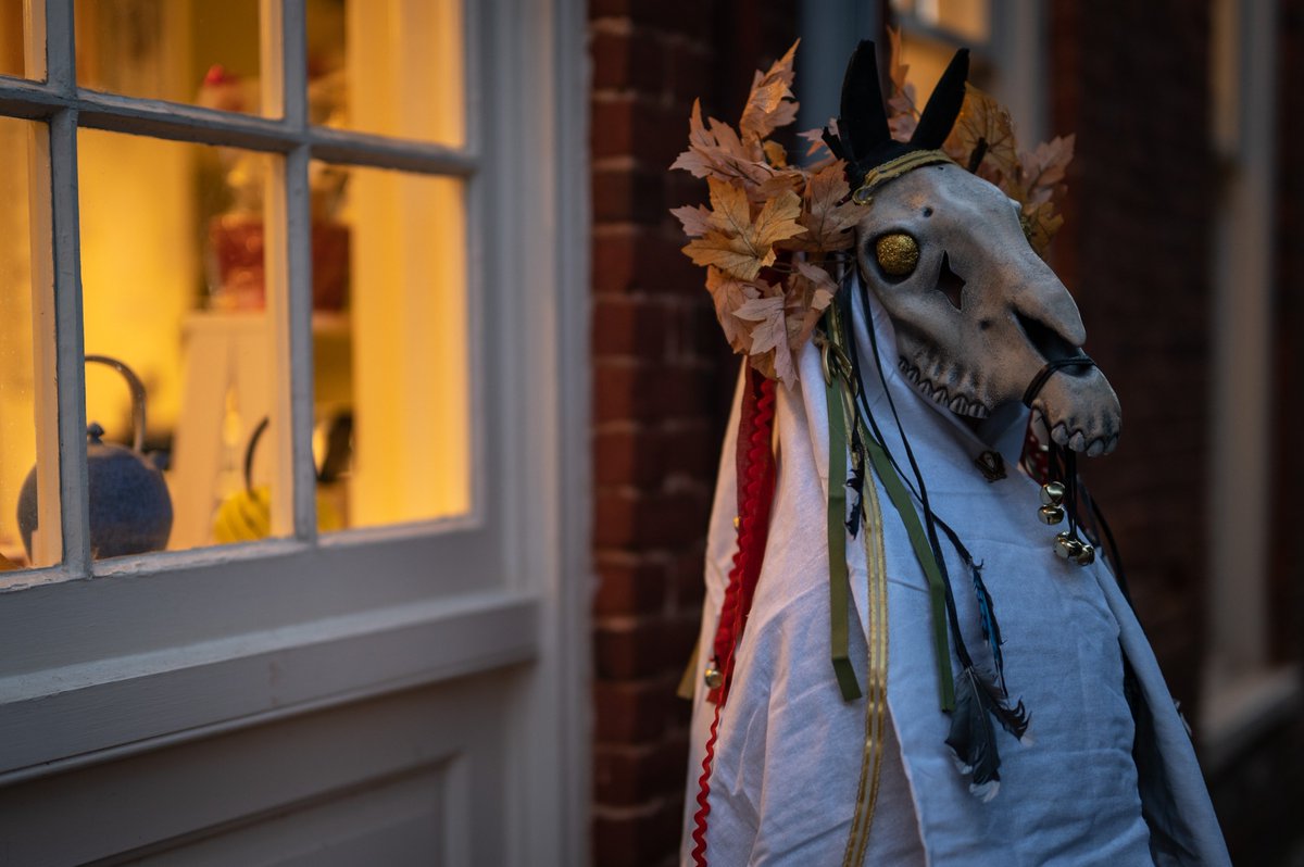 Wine comes in at the mouth and love comes in at the eye. That's all we shall know for truth before we grow old and die. 
#marilwyd #winter