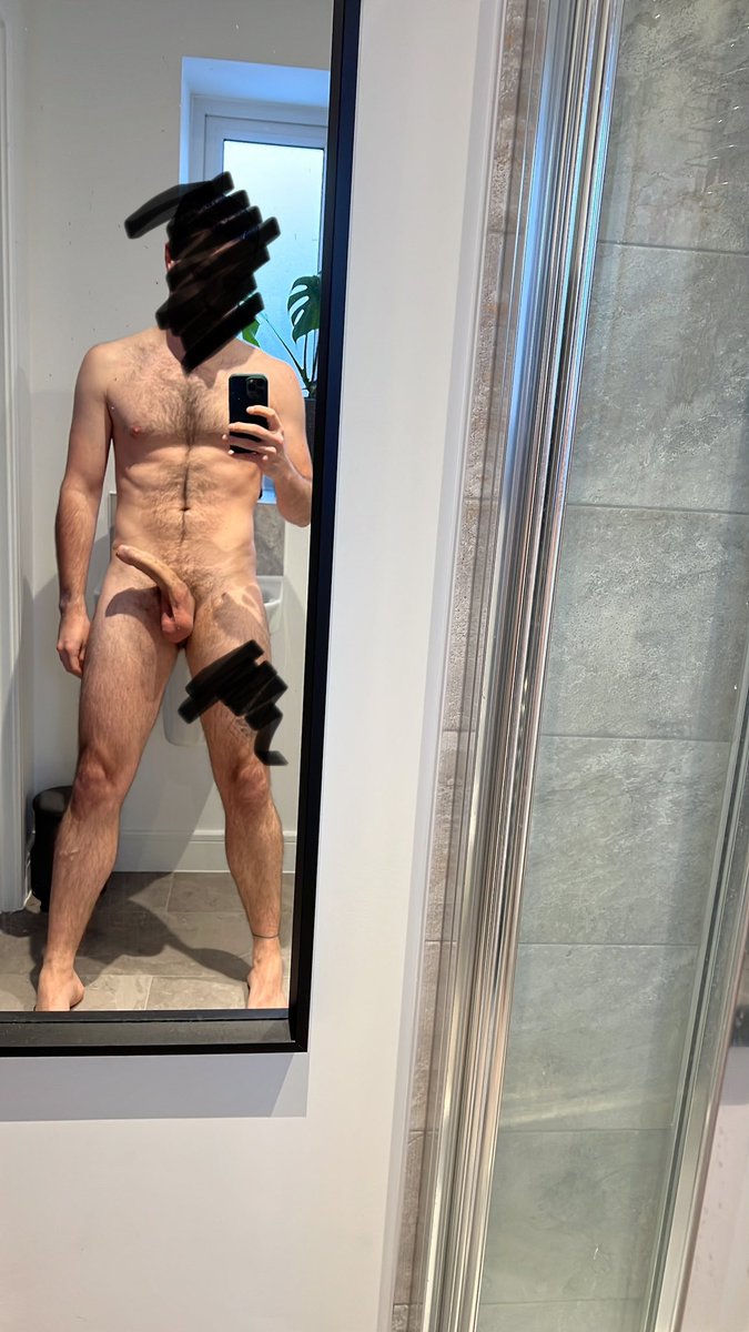 throwaway201993's tweet photo. Can’t sleep- share pole https://t.co/0zeTVOywzt