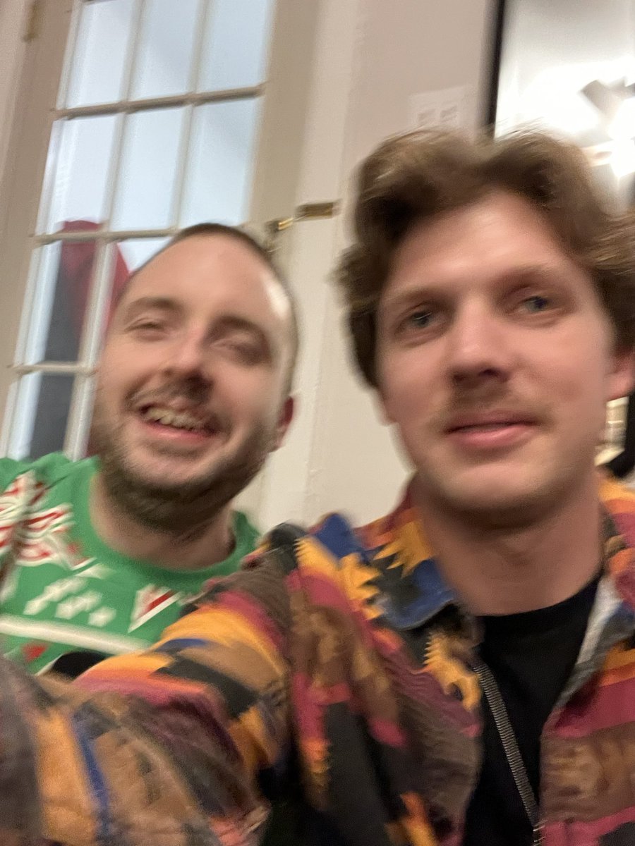 Rob_Toland's tweet photo. Hey guys! #sober https://t.co/4xhjKhYhUN