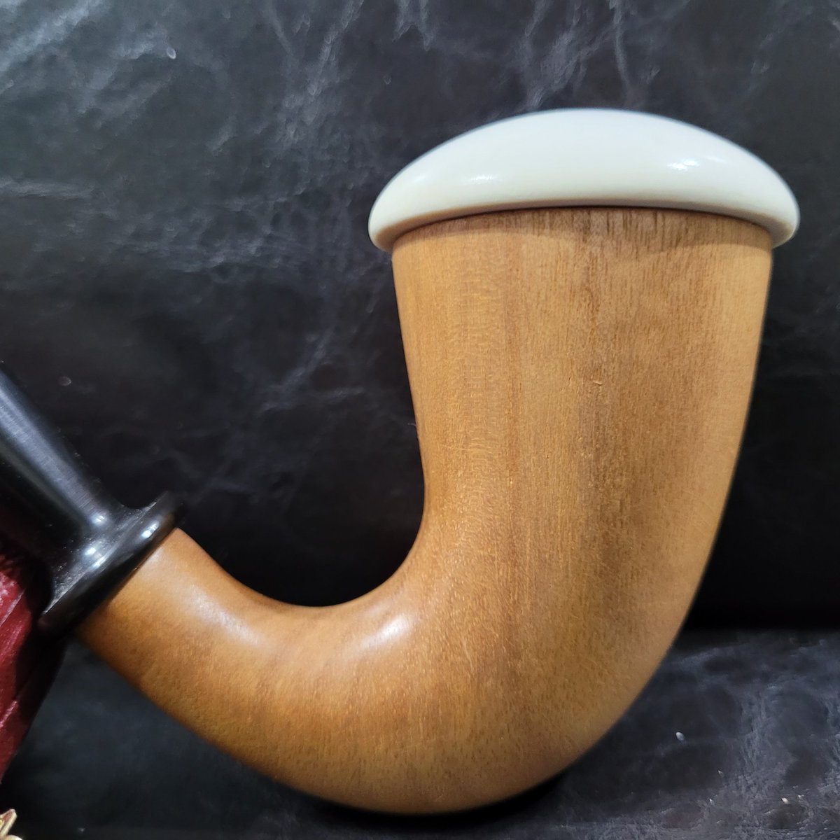 CPWcalabashpipe's tweet photo. https://t.co/A4hVTOvCNP
#meerschaum #pipesmokers #meerschaumpipes #briar #briarpipe #meerschaumpipe #handmadepipe
#smokingpipe #tobaccopipe #tobaccoshop #tobacco #pipesmoking #pipesmokingcommunity #pipe #calabashgourdpipe #calabashpipesworld https://t.co/n3LeJfHq0I