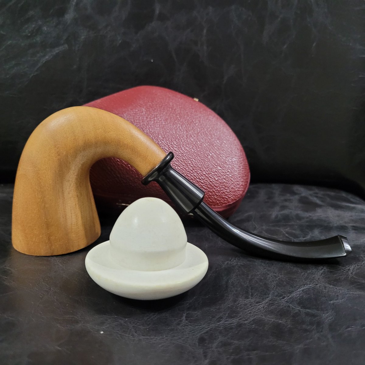 CPWcalabashpipe's tweet photo. https://t.co/A4hVTOvCNP
#meerschaum #pipesmokers #meerschaumpipes #briar #briarpipe #meerschaumpipe #handmadepipe
#smokingpipe #tobaccopipe #tobaccoshop #tobacco #pipesmoking #pipesmokingcommunity #pipe #calabashgourdpipe #calabashpipesworld https://t.co/n3LeJfHq0I