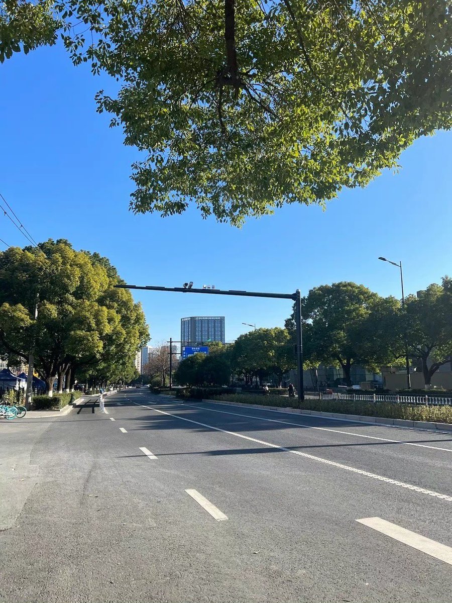 ssggwwrr's tweet photo. 今天天气很不错，愿所有的美好如期而至❤️ #浙江 https://t.co/6sUkgkeh9J