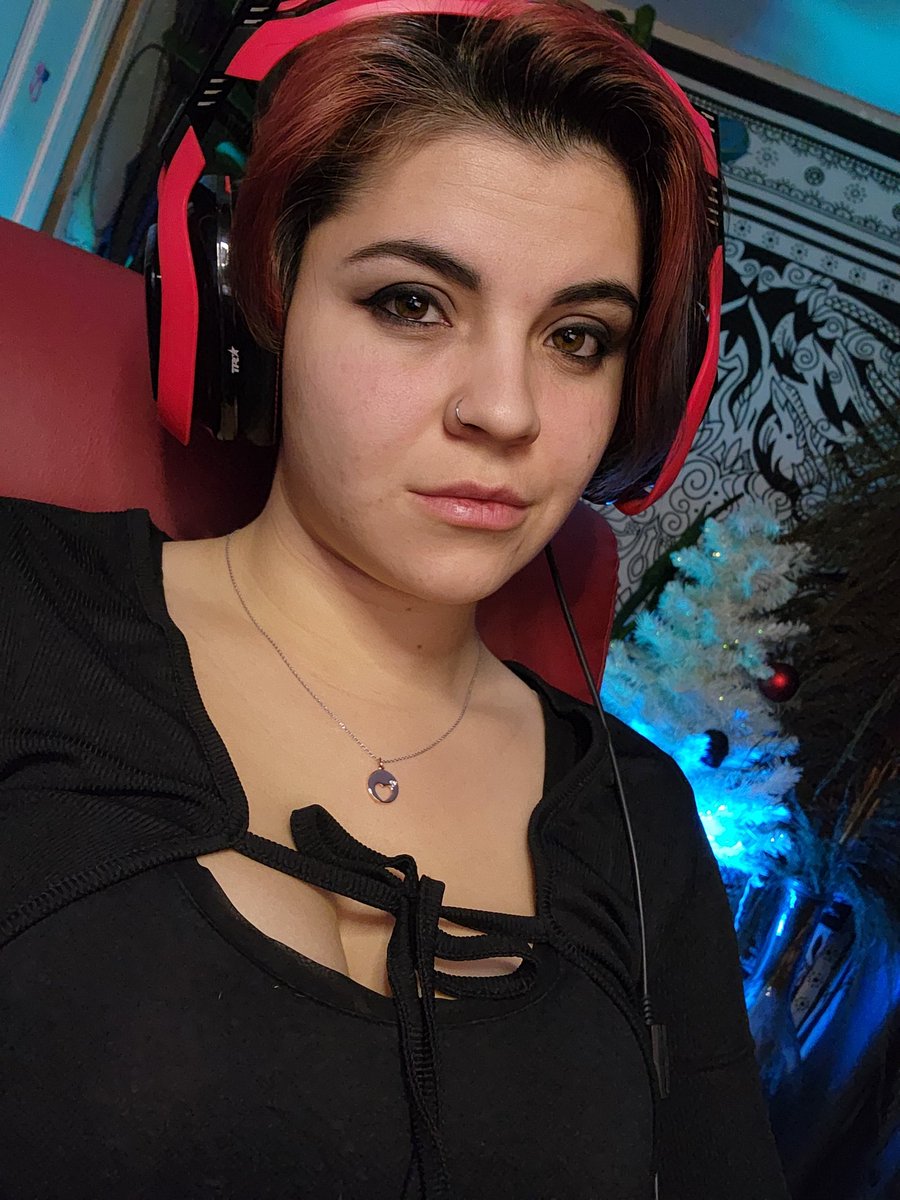 KayInCrisis's tweet photo. If it looks like I'm tired, pretend I'm not and send some hype anyways... if ya could
https://t.co/wWzsu8poCi

#twitch #twitchstreamers #twitchgaming #YouTuber #youtubegaming #ContentCreator #gamergirl #gaming #gamingcommunity #Fortnite #FortniteChapter4    #fortnitewinterfest https://t.co/5J1Lm2vrgC
