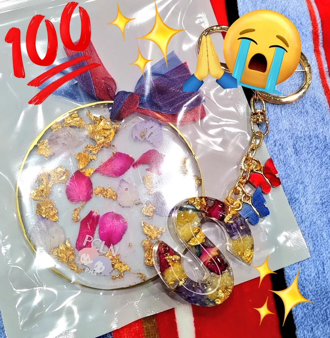 マツキさんから無配のコースターとすめしのSのキーホルダーを頂いた…美…嬉しすぎる 