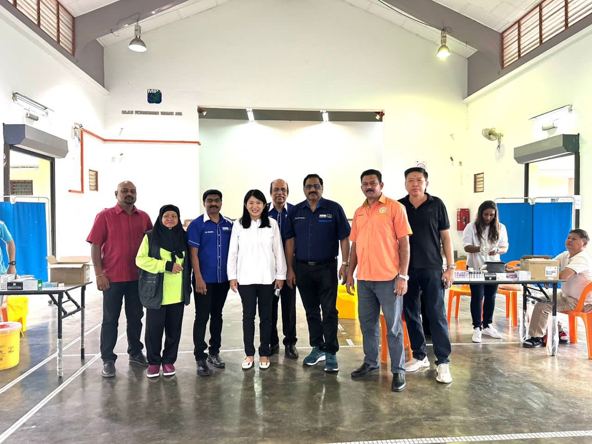 malaysianmedic1's tweet photo. Prevention is better than cure. In line with our continuous effort to screen as many people as possible, focusing on the B40 group , MMA Selangor organised the health screening program for residents of B14, Puchong. The event was graced by YB @yeobeeyin . https://t.co/6Gw0XCHley