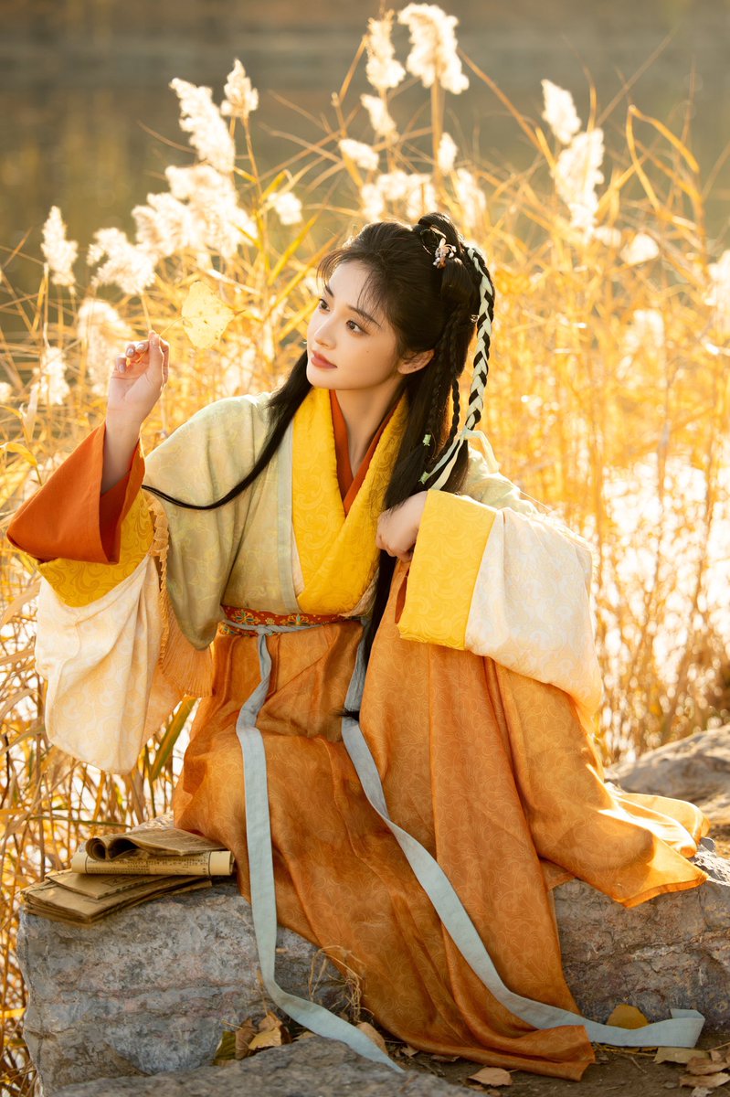 PhotosHanfu's tweet photo. Cdrama Actress Zhou Jieqiong 周洁琼

#art #fashion #dress #chinesedrama #cdrama #hanfu #漢服 #汉服 #photography #wuxia #xianxia #chinese #周洁琼 #ZhouJieqiong https://t.co/gClkklOiwn