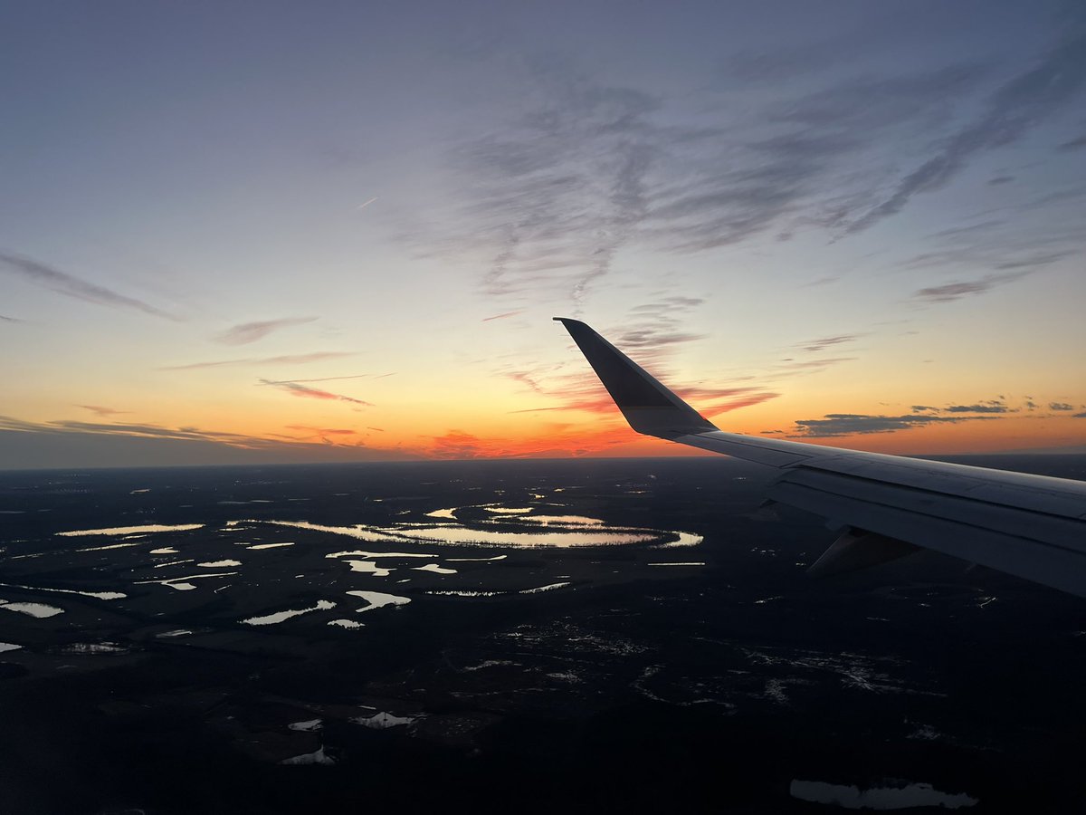 QingguangZ's tweet photo. Finally get back to Virginia. Great #AGU experience this year despite the cold weather ❄️💨🥶 There are so many great talks and face-to-face conversations. The food in Chinatown is also amazing. Wish everyone a restful holiday and see you all next year! https://t.co/h1T3gMKDUY