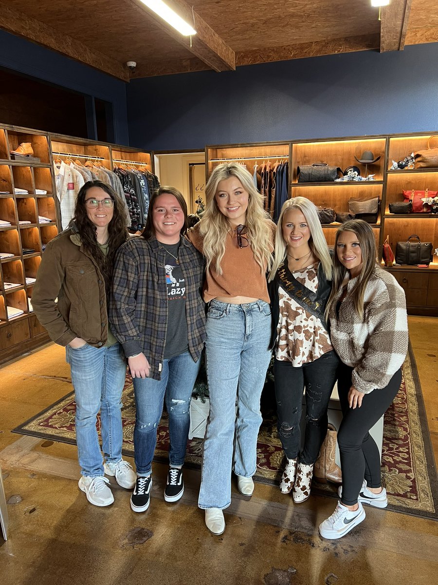 10/10 recommend seeing <a href="/gyorkmusic/">Graycie York</a>  on your birthday 🤩