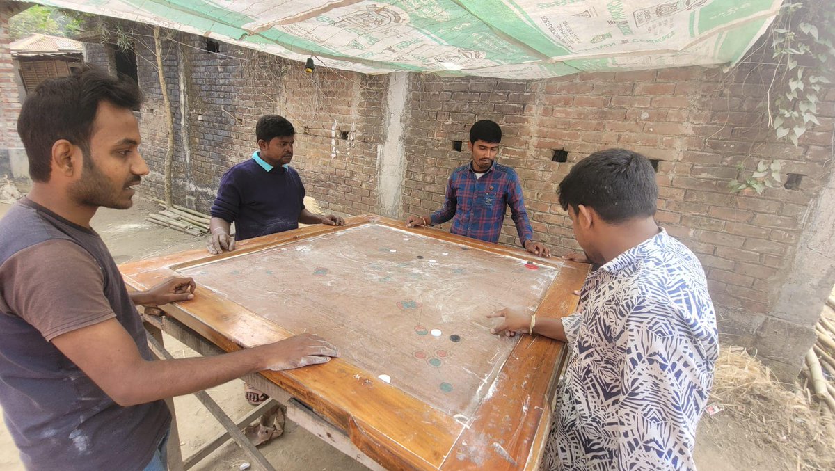 GerAmbKTM's tweet photo. Finally, I reached 🇧🇩 and had a very warm welcome from the local administration and a crowd of journalists 🗞📸
I am impressed by the extraordinary skills of the carrom players and the large number of electric 🛺🔋in West Bengal and Bangladesh. 
#KtmToDhaka #BikeTrip https://t.co/Lodj1en8rr