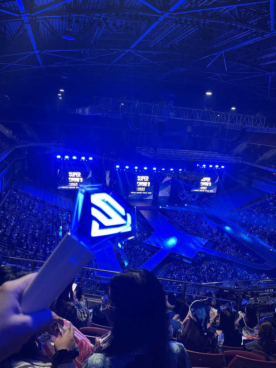 xhain_lee's tweet photo. Fan since 2009... #ElfForever See you later @SJofficial @special1004 @ShinsFriends @shfly3424 @AllRiseSilver @donghae861015 @siwonchoi @9ryeong9 @GaemGyu ๐๐๐ https://t.co/BqaLaJN2dE