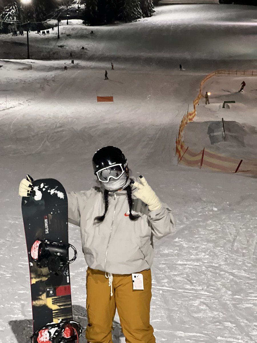 verpees's tweet image. Wussup from da slopes