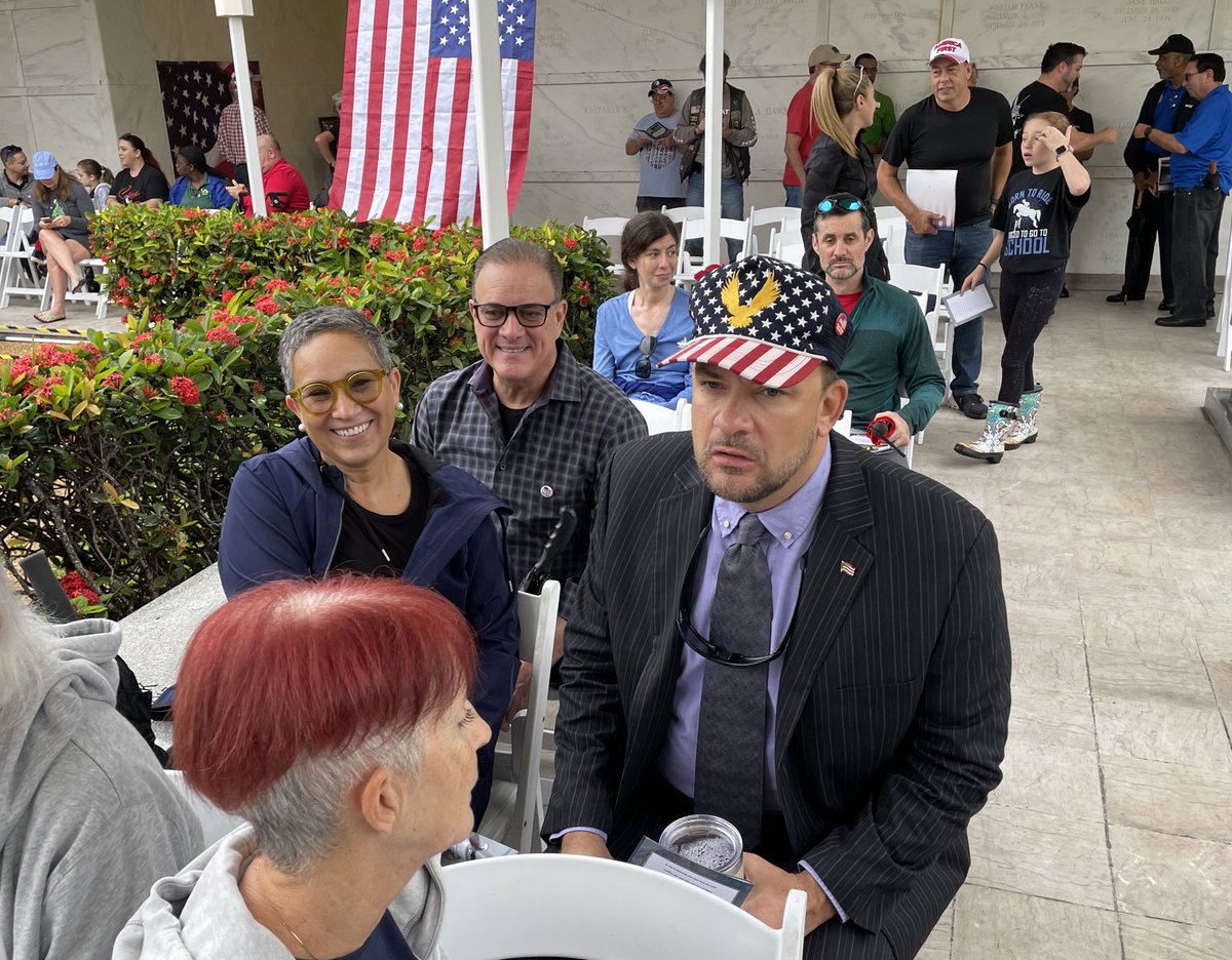 BrowardFirstGOP's tweet photo. 🇺🇸REMEMBER🇺🇸HONOR🇺🇸TEACH
Today, we volunteered with @WreathsAcross to pay tribute and to recognize the sacrifice of our veterans.
Thank you for your sacrifice. We Remember.
#findaway2022 #wreathsacrossamerica #browardfirstgop #veterans #armedforces #SayTheirNames https://t.co/dPDVn4kfS3