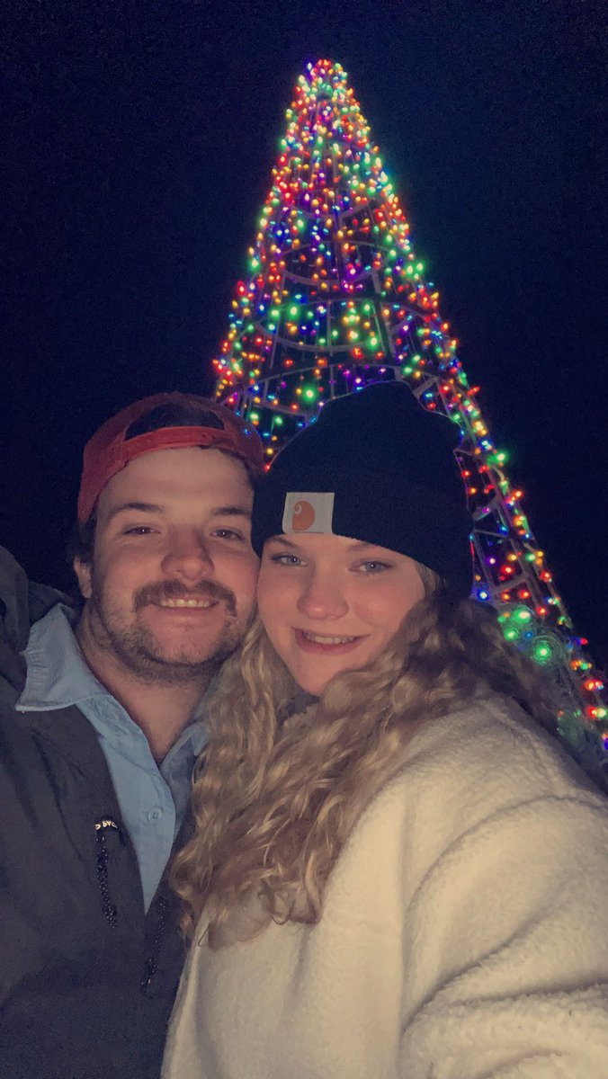 scjohnson0's tweet photo. moody gardens festival of lights with my love  🎄 https://t.co/sk1aILzOJn