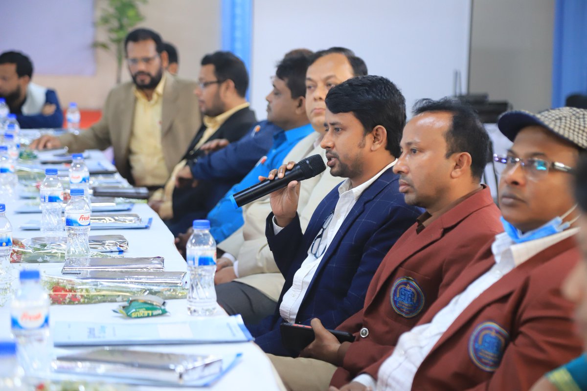 Daffodil_IC's tweet photo. ড্যাফোডিল ইন্টারন্যাশনাল কলেজ  শিক্ষার্থী ও শিক্ষার মান উন্নয়নে সদা সচেষ্ট। এরই ধারাবাহিকতায় ১৭ ডিসেম্বর ২০২২ কলেজ অডিটোরিয়ামে অনুষ্ঠিত হয় রাজধানীর স্বনামধন্য  স্কুলসমূহের প্রধান শিক্ষক ও শিক্ষকবৃন্দের অংশগ্রহণে শিক্ষক সমাবেশ https://t.co/zf62CYA3Lm