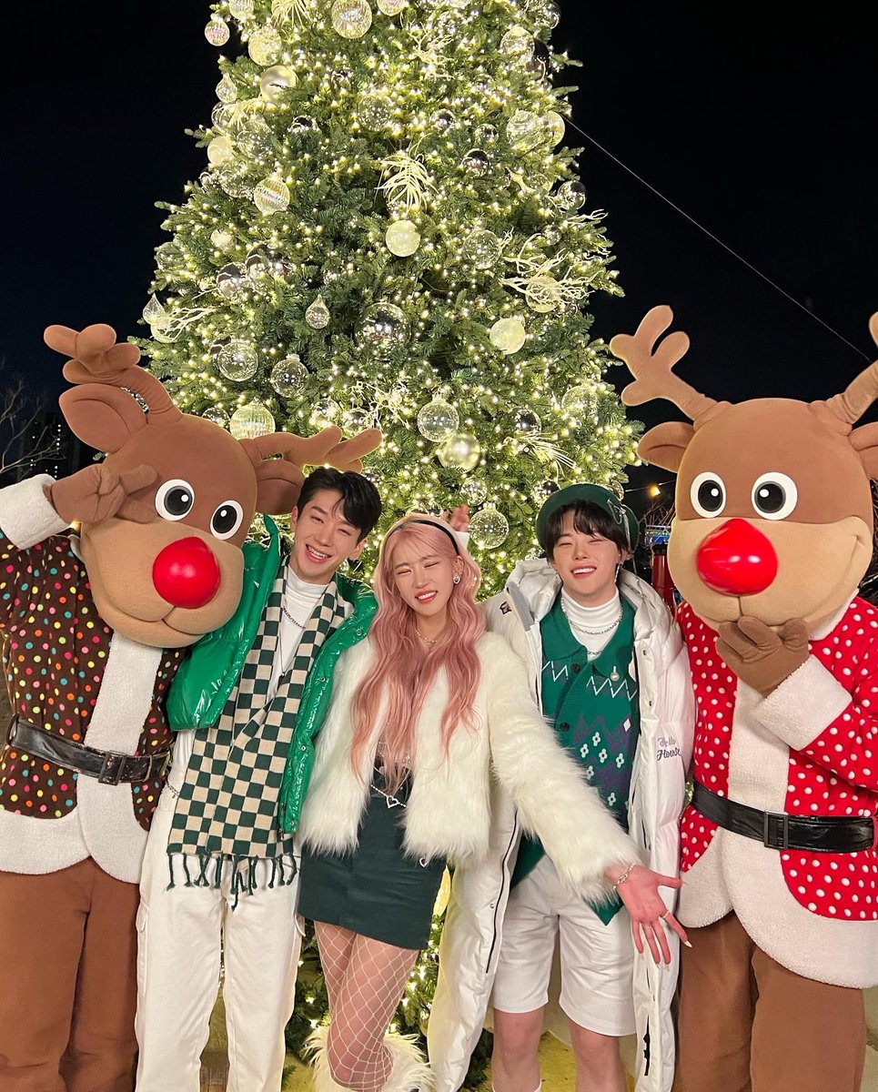 hellohouse__'s tweet photo. Hello Christmas D-3 💚🎄

#hellohouse #siajiwoo #skylee #noah https://t.co/NBqF3RqOkx