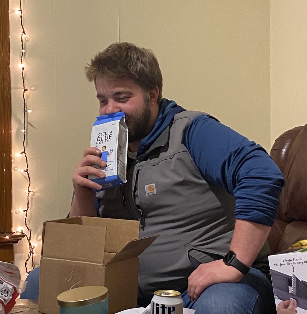 Jacob_Emry's tweet photo. My brother came over to watch football and wrap presents. He was so excited to smell the Stella Blue that he bought me that he unboxed it right in front of my face to take a whiff. Can’t decide if my Christmas is now ruined or made @BarstoolBigCat https://t.co/KCs4G3ta8O