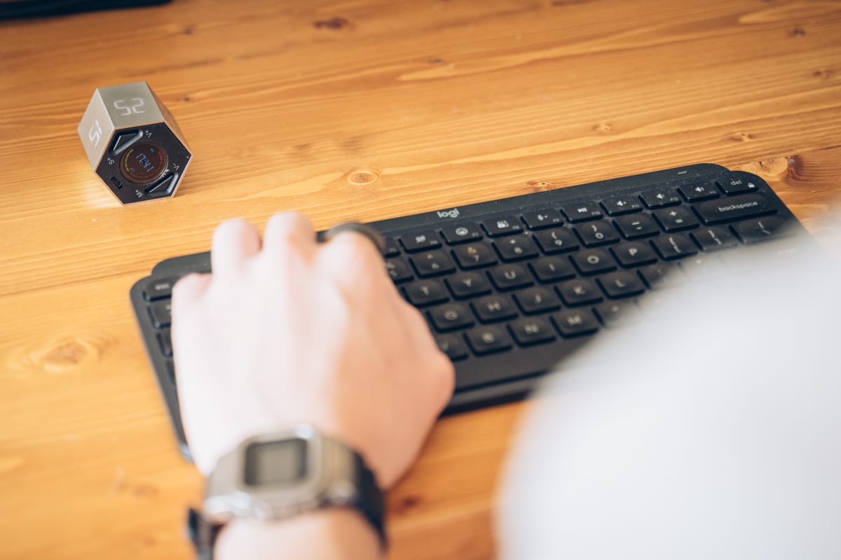 takahiro_mono's tweet image. デスクワークが捗る便利ガジェットをゲットしたのでご紹介😊

・転がすだけでタイマーが起動
・コンパクトで持ち運びやすさ◎
・マグネットで固定可能
・デザインもいい感じ
・充電式だから使いやすい

詳細はレビュー記事にて▼
is.gd/ZghcIc

#TickTime