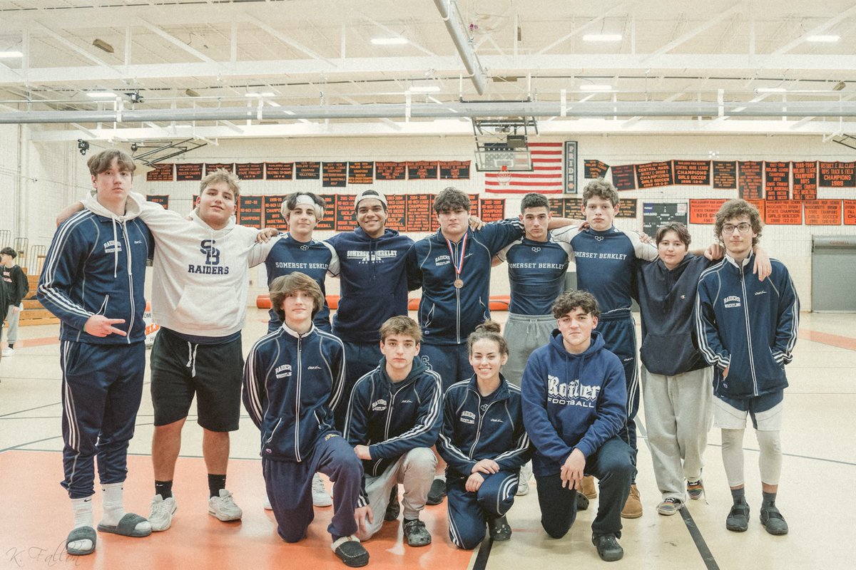 Long day for these guys. Congrats SB wrestlers at the Invitational today
Individual results:
Genesis price 6th place at 113
Jack Rauner 6th place at 126
Anthony Celio 5th place at 132
James Phenix 5th place at 152
Nathan Poirier 3rd place at 220 
Jayden Medeiros 6th place at 285