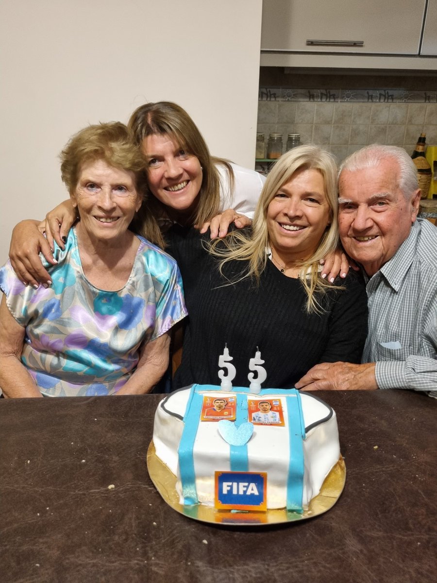 OrneLacelli's tweet photo. #TNXPLUS festejando el cumpleaños desde la ciudad de Azul. Vamos Argentina!!!💙🤍 https://t.co/g3xeykANqA