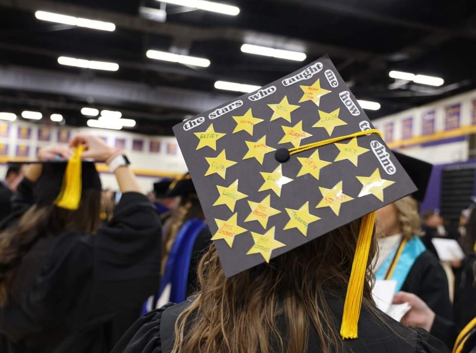 LillMikki's tweet photo. I did it. 🎓 Bachelors of Science in Elementary Education with a minor in English as a Second Language! https://t.co/v5jbUawXVe