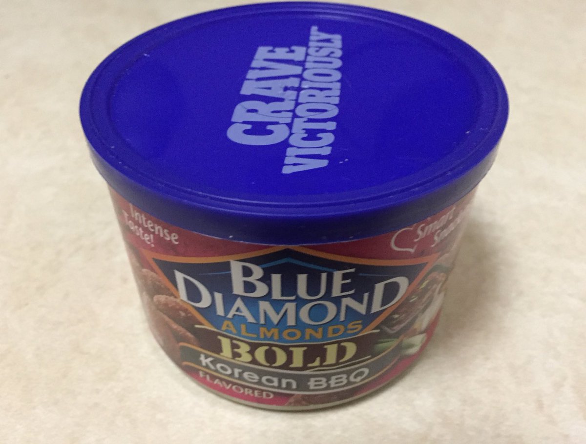 Blue Diamond Korean BBQ味、なんとなくソースっぽい味をイメージしてたけど、食べてみると濃い目のにんにく醤油味でおいしい😍ワサビ味も好きだけど、こっちもリピ決定👍