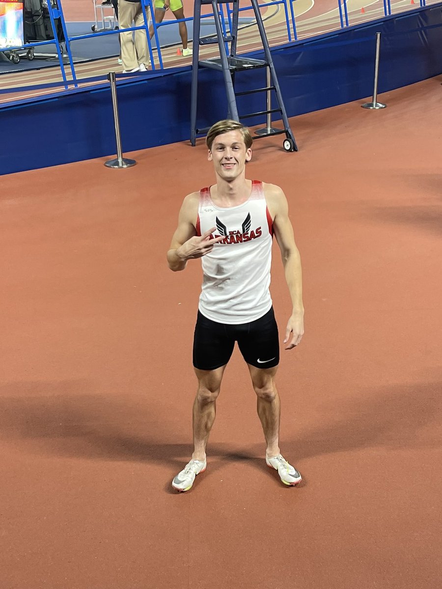 AlexTAnd35's tweet photo. Solid meet in Birmingham consistent in the long jump in the 20s 60 was rough bit of a block slip and after a long day came out 51.8 in the 400 good start to DECEMBER‼️ https://t.co/ycRg1ImMcp
