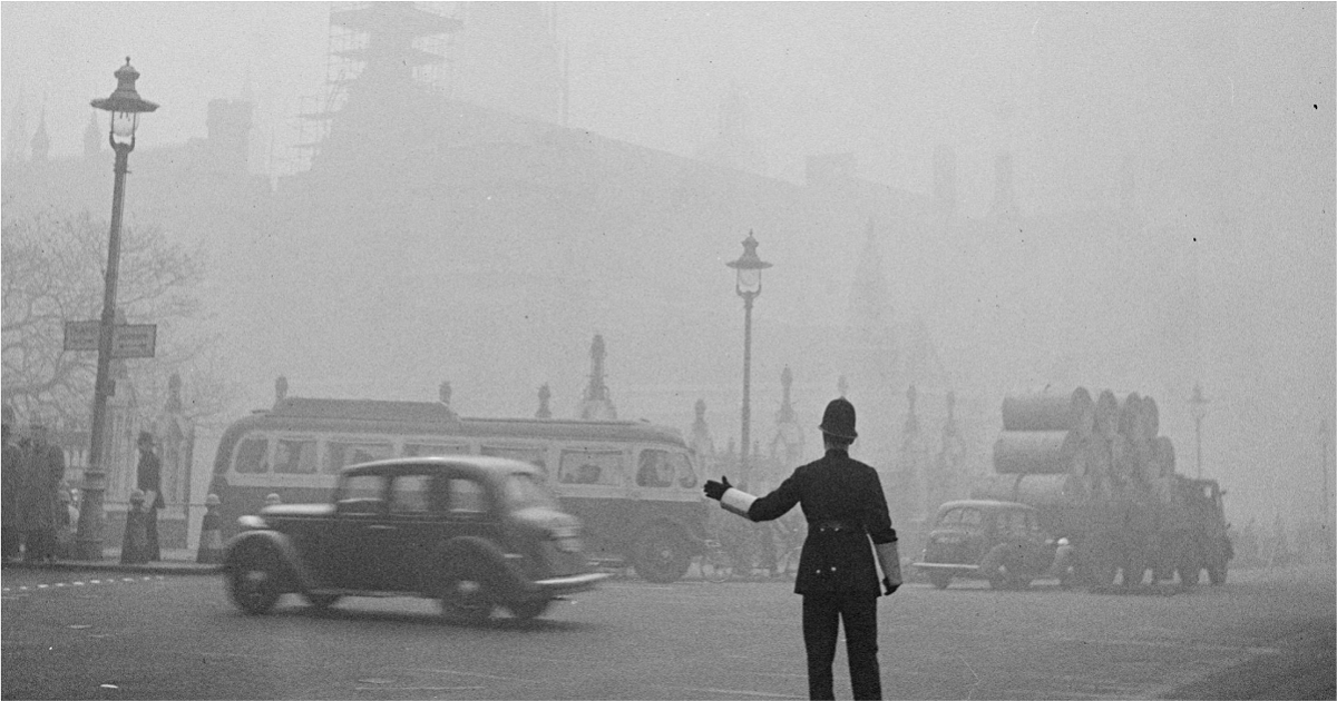 LungAssociation's tweet photo. 70 years ago, the great smog of London led to roughly 12,000 deaths. Today, the Clean Air Act seeks to protect public health from smog, but it is still affecting us. Learn more on our blog:  https://t.co/zx1RW1PsCA https://t.co/l1oLspaapc