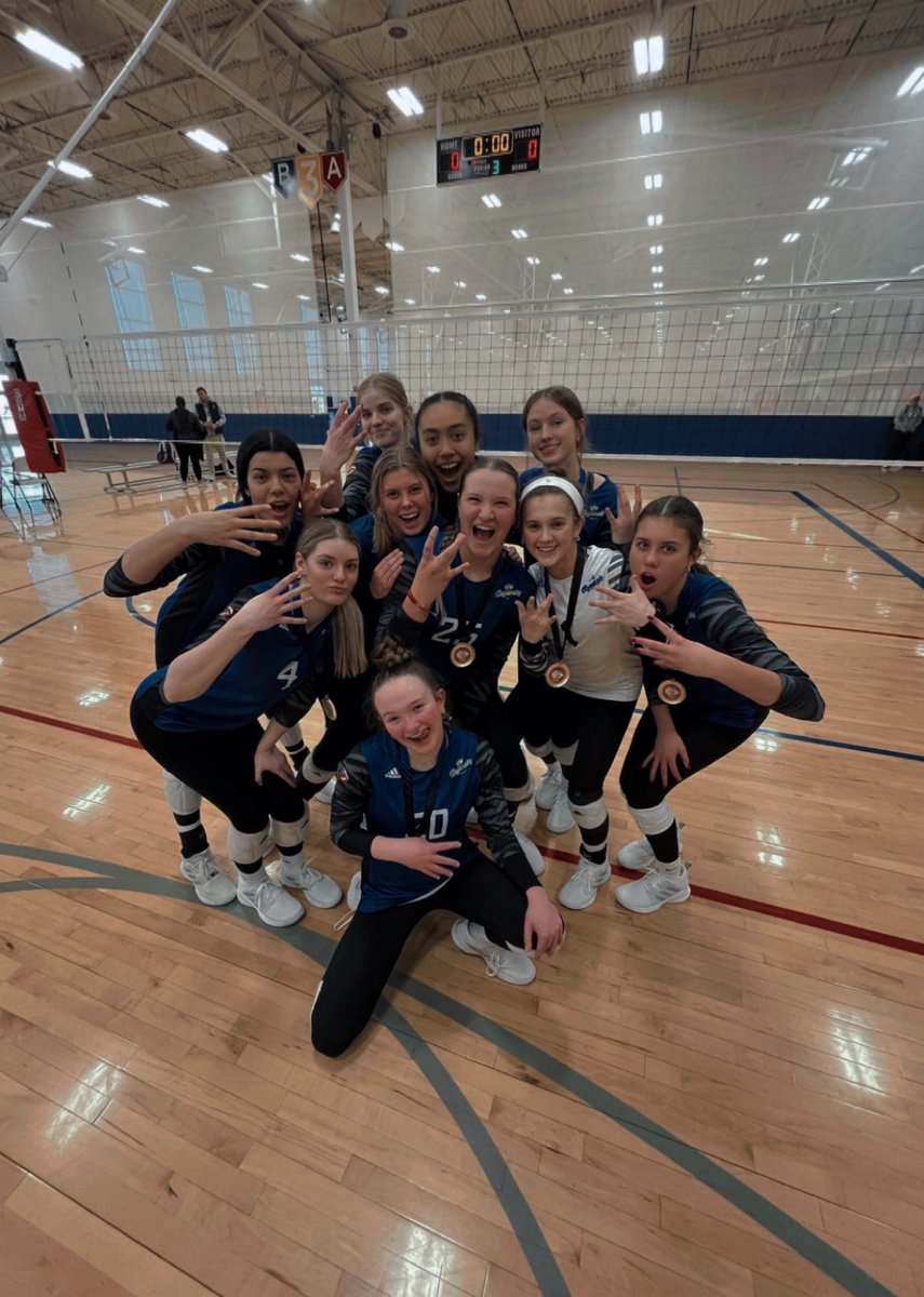Dynasty 16 Black takes 1st in Gold Bracket for 18’s division at Kingdom Classic 👑🙌🏼 #dubs #leggings4life #Ballers #TrainWinRepeat💪🏾💙🖤