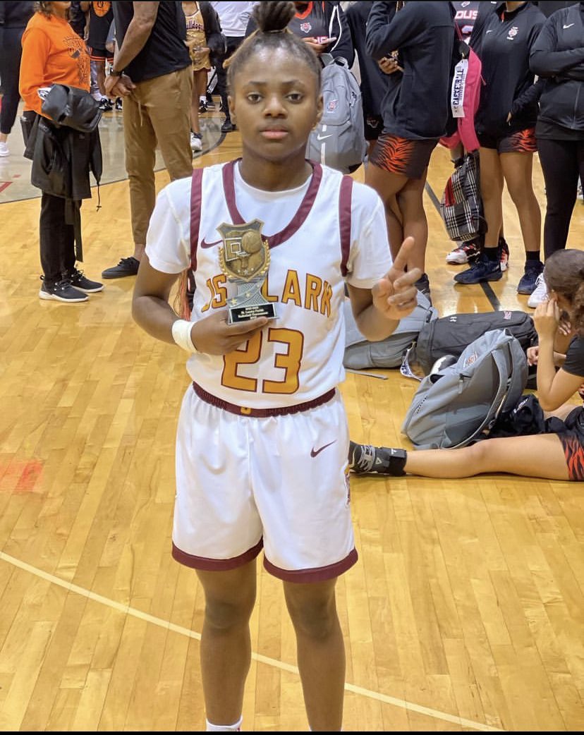 Taylor Barnaba tweet media