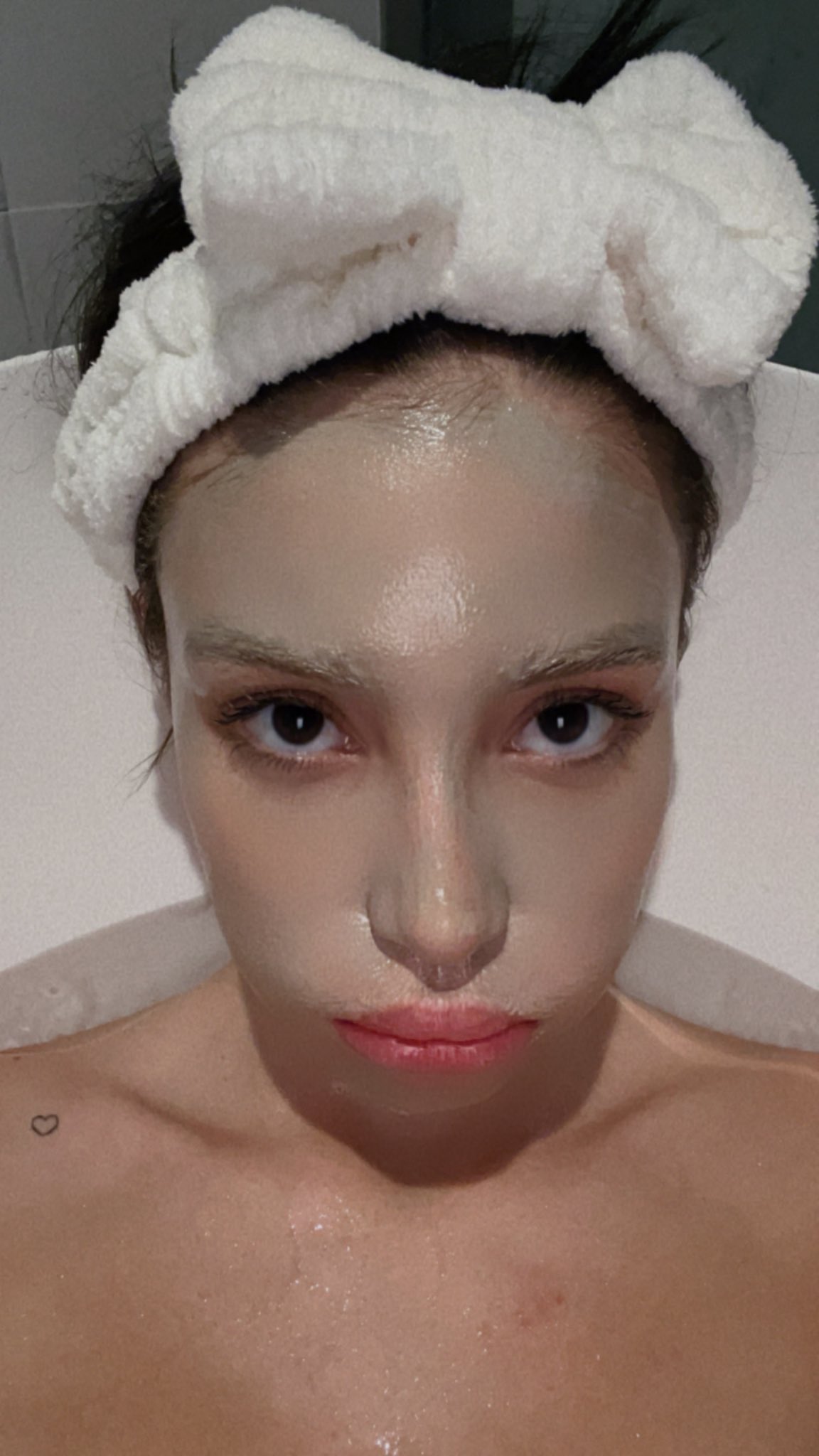 Ella Orten on Twitter "I take at least 2 baths a day 🥲 https//t.co