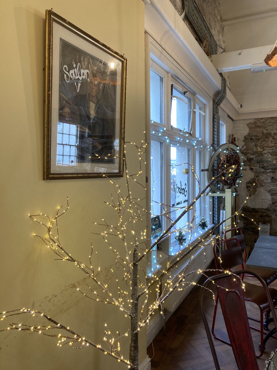 Sunday Lunch at Sailor V today from 12.00#salcombe